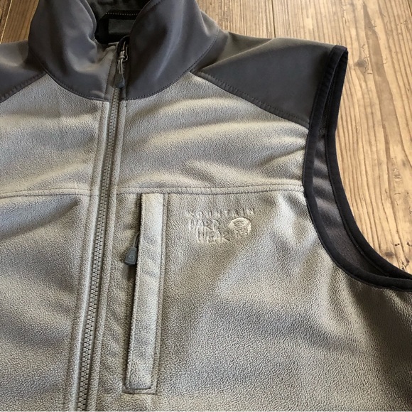 Mountain Hardwear grey zip up vest - Picture 12 of 12